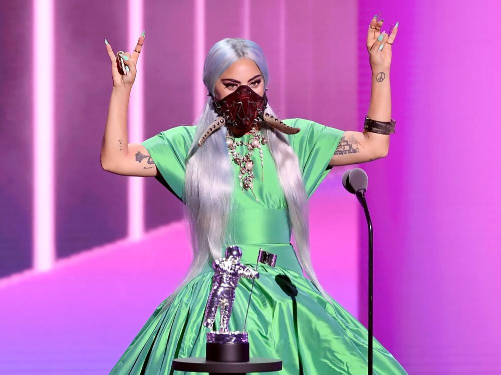 Lady Gaga wore a lot of masks Sunday night, but this is the one with tusks. Yay, tusks!