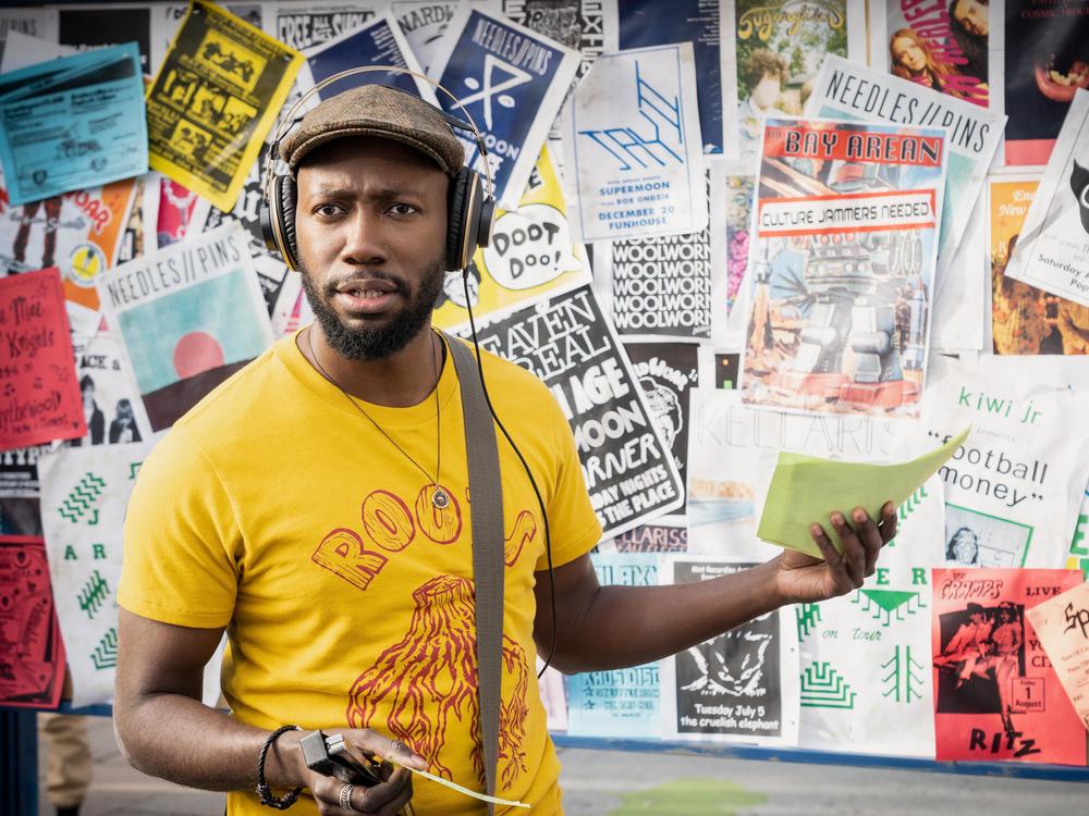 Lamorne Morris plays cartoonist Keef Knight in the Hulu comedy <em>Woke. </em>The character is based on Keith Knight, the show's co-creator.