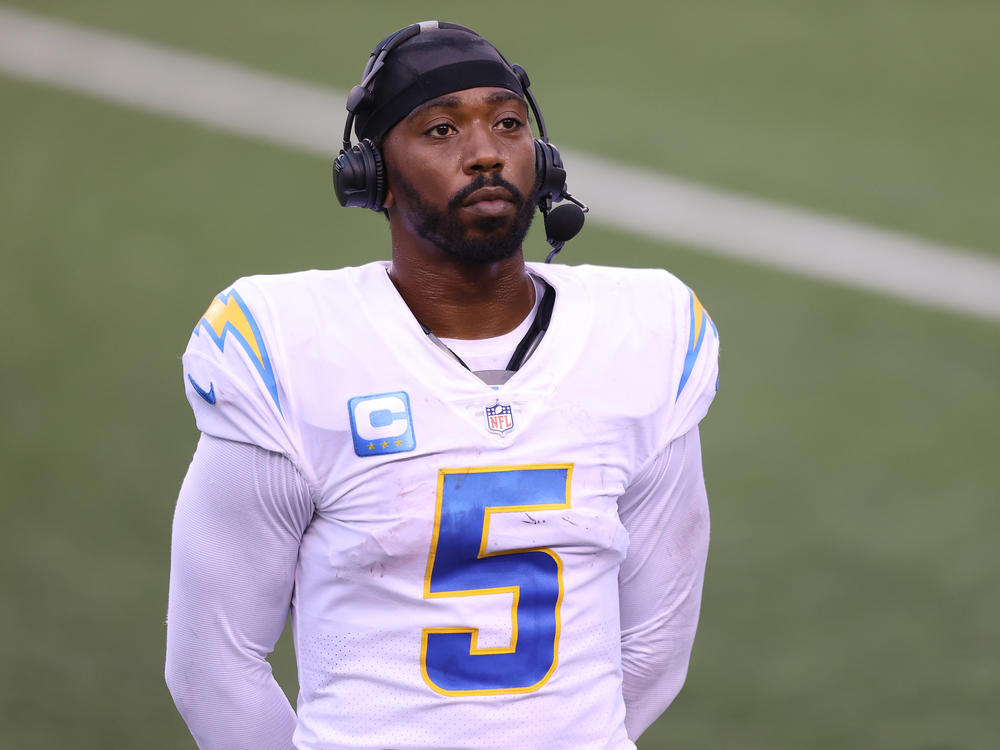 Los Angeles Chargers Quarterback Tyrod Taylor, shown here during a game earlier this month in Ohio, is reportedly recovering from a punctured lung.