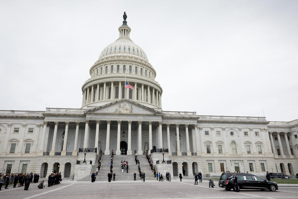 Female Democratic senators and congresswomen including House Speaker Nancy Pelosi as well as Senate Minority Leader Chuck Schumer line up to bid farewell to the late Supreme Court Associate Justice Ruth Bader Ginsburg.