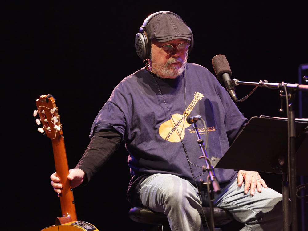 Silvio Rodrí­guez's latest album is <em></em>called <em>Para la espera</em>.