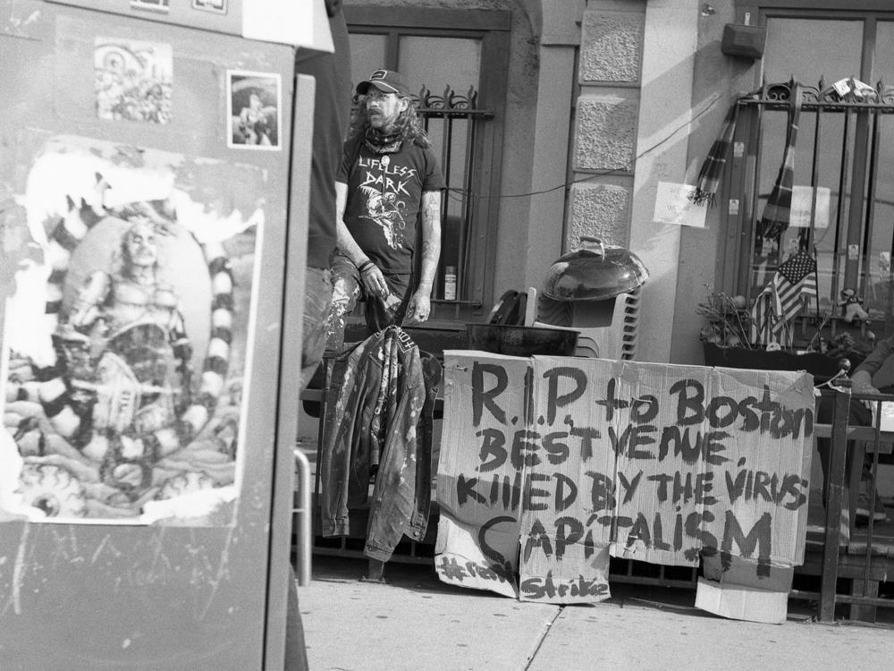 Great Scott fans mourn the club's closing in 2020.