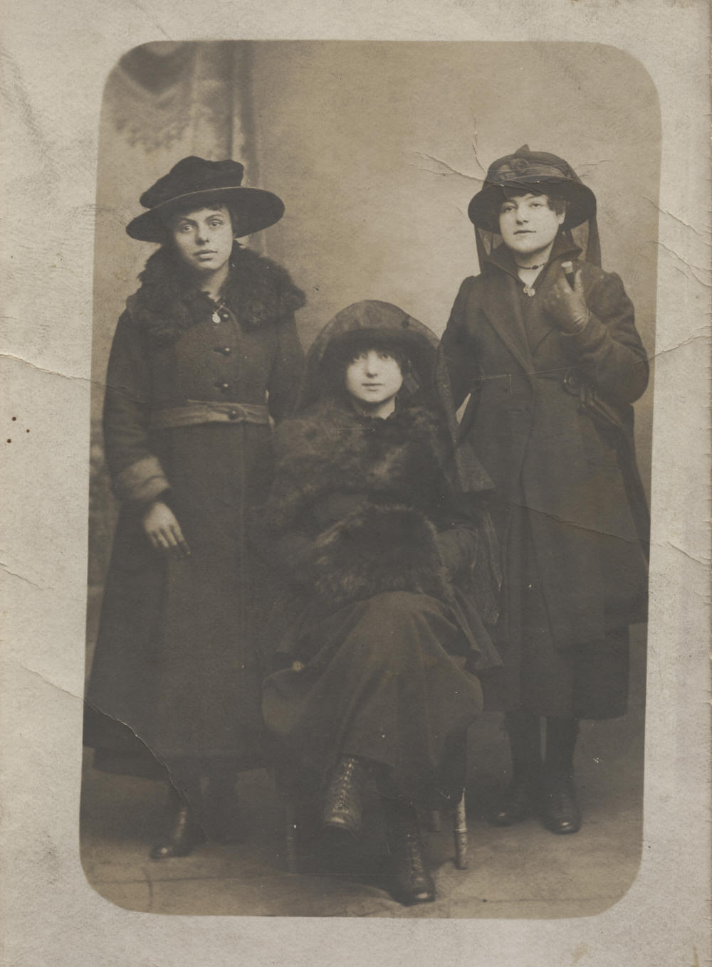 French women in mourning dress
