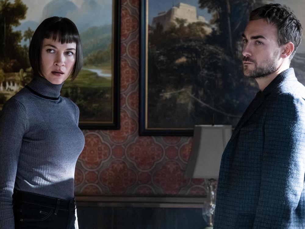 Siblings Ana (Sydney Lemmon) and Daimon (Tom Austen) have a rivalry that causes infernal conflict in Hulu's <em>Helstrom</em>.