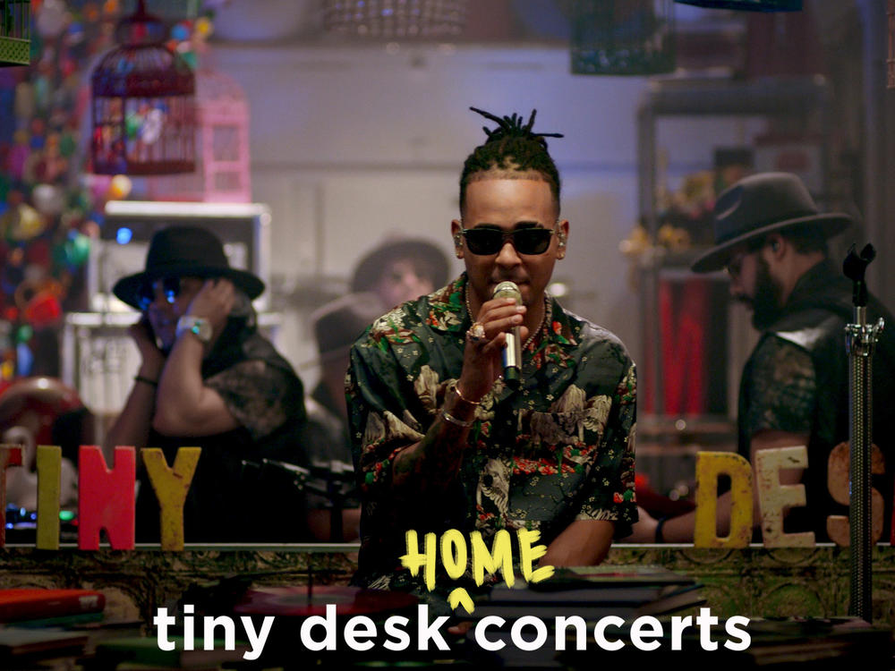 Ozuna plays a Tiny Desk (home) concert.