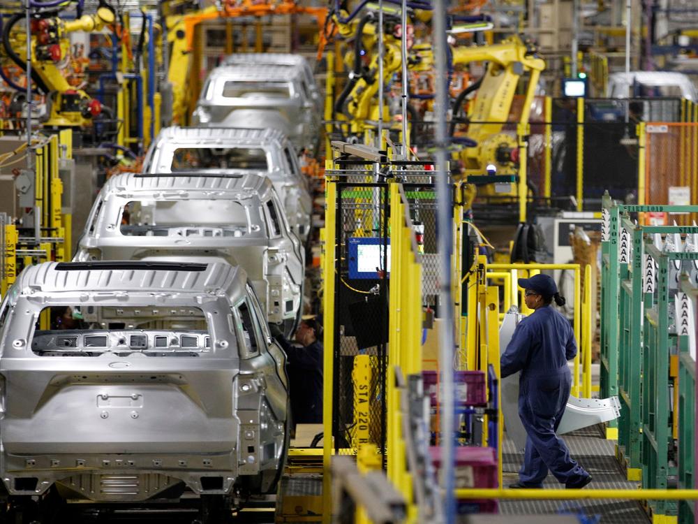 Students in the Federation for Advanced Manufacturing Education program are able to earn competing, high wages, a new study found.