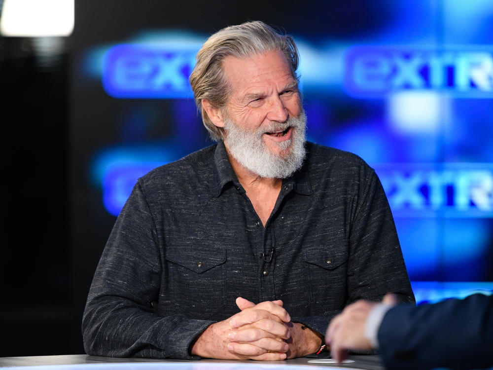 Jeff Bridges visits <em>Extra</em> at Burbank Studios on Dec. 13, 2019, in Burbank, Calif.