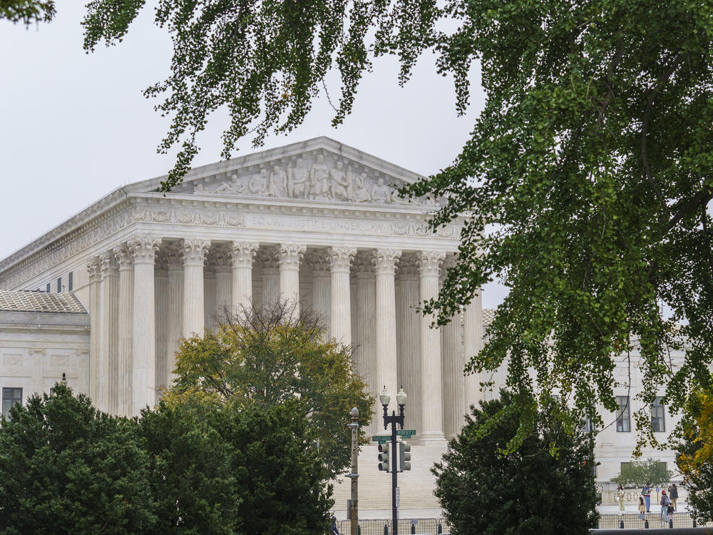 The Supreme Court blocked a lower court order allowing voters in Alabama to cast their ballots curbside at polling places.