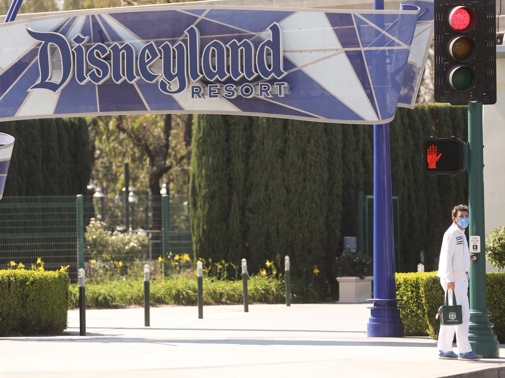 Disneyland and other California theme parks remain closed due to the coronavirus pandemic... even as theme parks in Florida have been open for months.