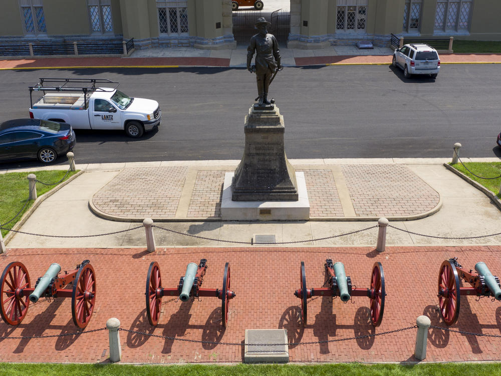 A statue of Confederate Gen. Thomas 