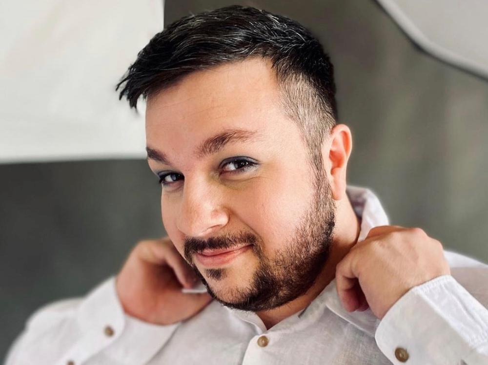 Christian Hull delights fans on the video app TikTok, where you'll see him go through a range of emotions playing a low-stakes paint-guessing game.