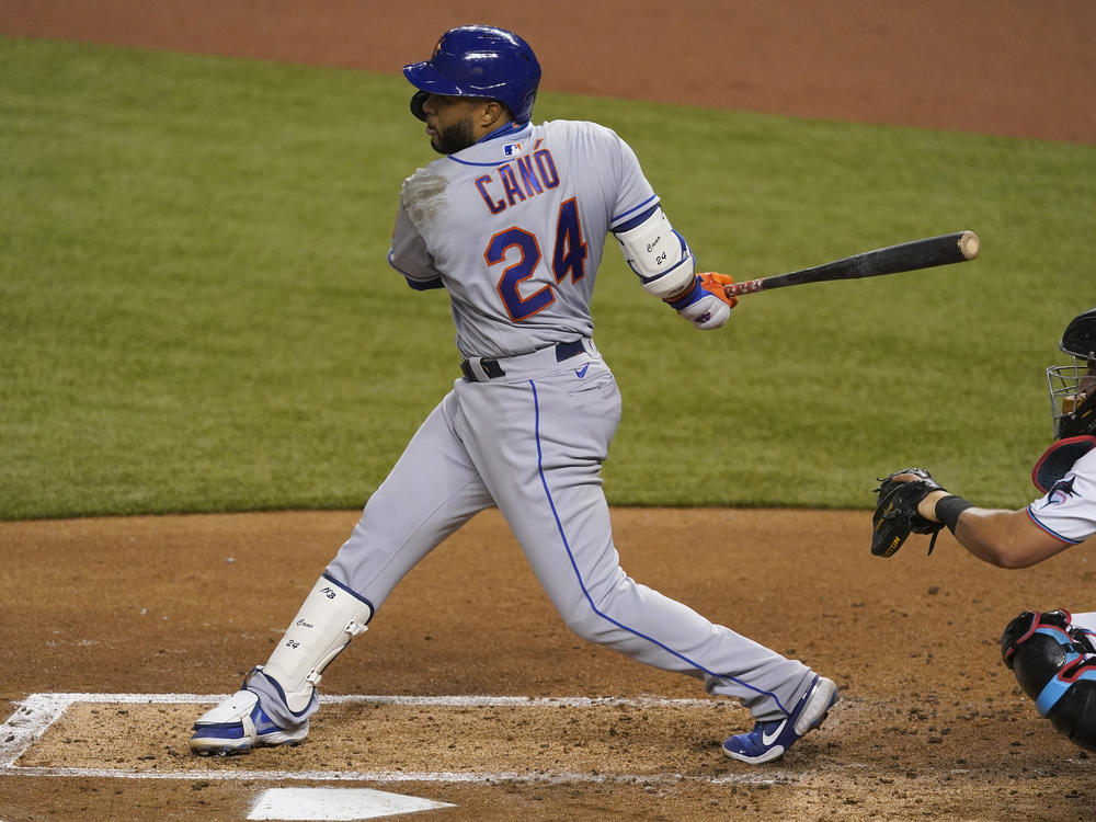 Robinson Canó of the New York Mets bats against the Miami Marlins on August 17, 2020. MLB banned Canó for next season following a positive steroid test.