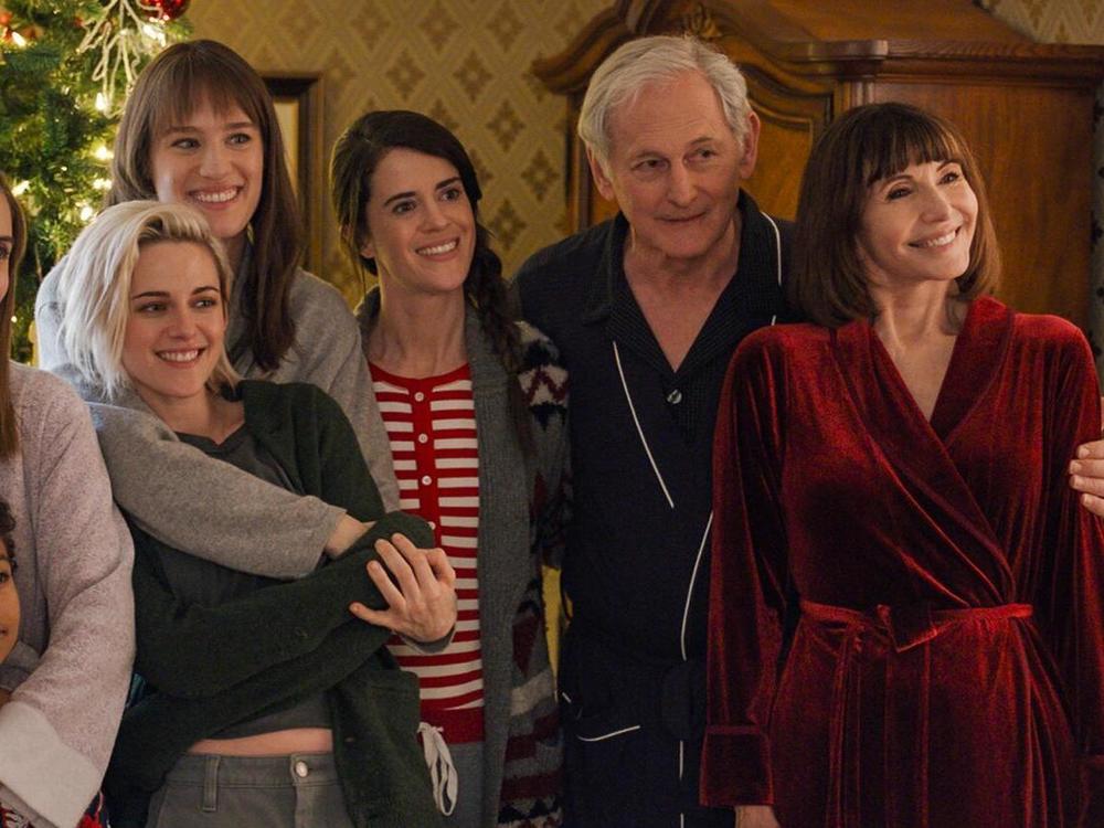 The big family in <em>The Happiest Season </em>includes Burl Moseley, Alison Brie, Kristen Stewart, Mackenzie Davis, Mary Holland, Victor Garber and Mary Steenburgen. (Whew!)