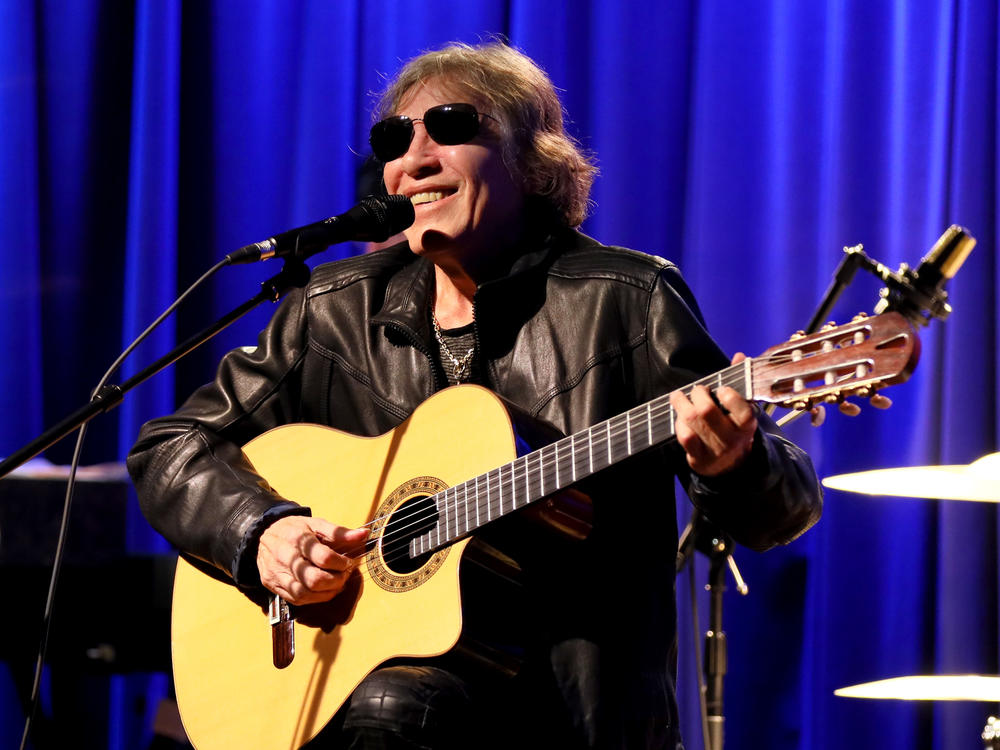 José Feliciano's bilingual hit, 