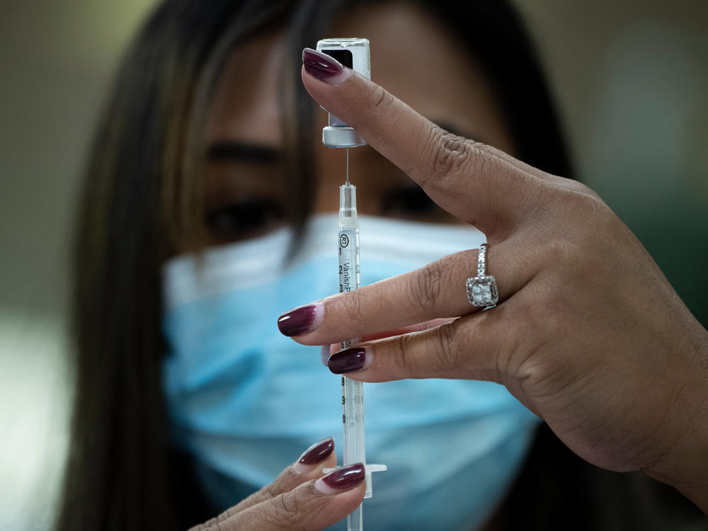 The U.S. is unlikely to meet its goal of vaccinating 20 million Americans by the end of the year, health officials said this week.