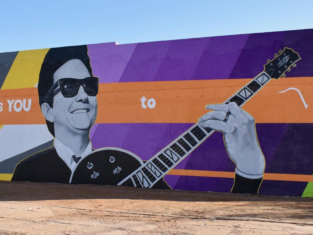 The new mural of Roy Orbison in Vernon, Texas.