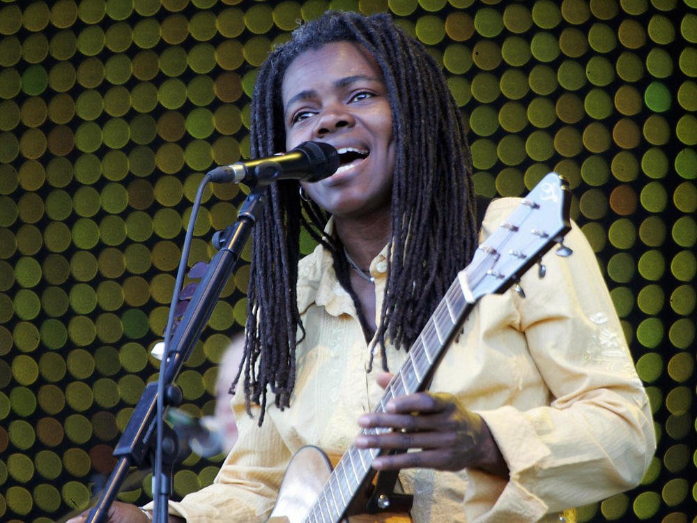 Singer-songwriter Tracy Chapman performs in Carhaix-Plouguer, France, in 2006.