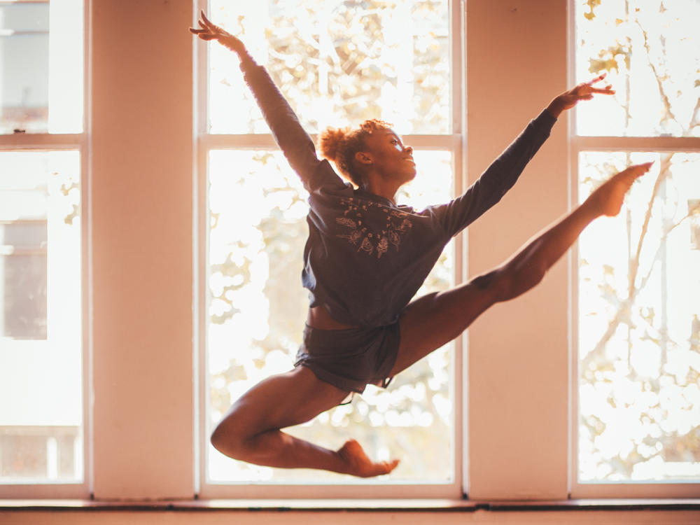 Edwards spent years training for traditionally male ballet roles, but it was beginning to feel too limiting, he says. What he really wanted to do was to dance en pointe, the technique where you dance on the tips of your toes using special ballet shoes.