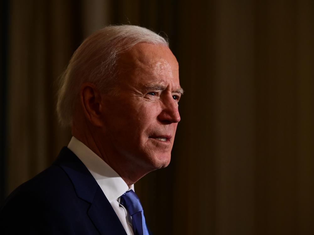 President Biden swears in presidential appointees during a virtual ceremony in the State Dining Room of the White House on Wednesday. Data on Thursday showed new claims for state unemployment benefits reached 900,000, showcasing the weakening U.S. jobs picture.