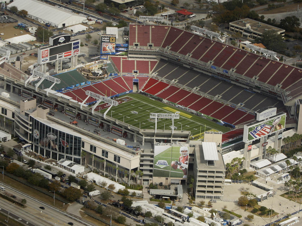 The NFL is inviting about 7,500 healthcare workers to Super Bowl LV in Tampa, Fla.'s Raymond James Stadium, shown here in 2009.