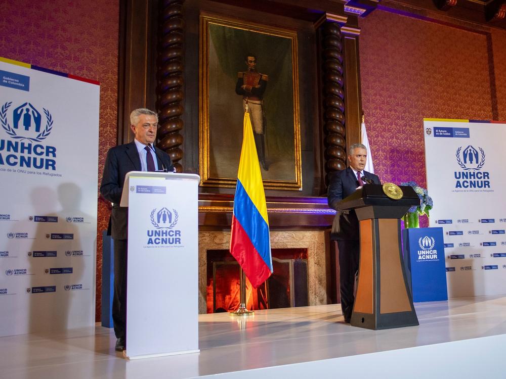 Colombian President Ivan Duque (right) and UN High Commissioner for Refugees Italian Filippo Grandi (left) held a briefing in Bogota on Feb. 8 to announce the temporary regularization of almost one million undocumented Venezuelans living in Colombia.
