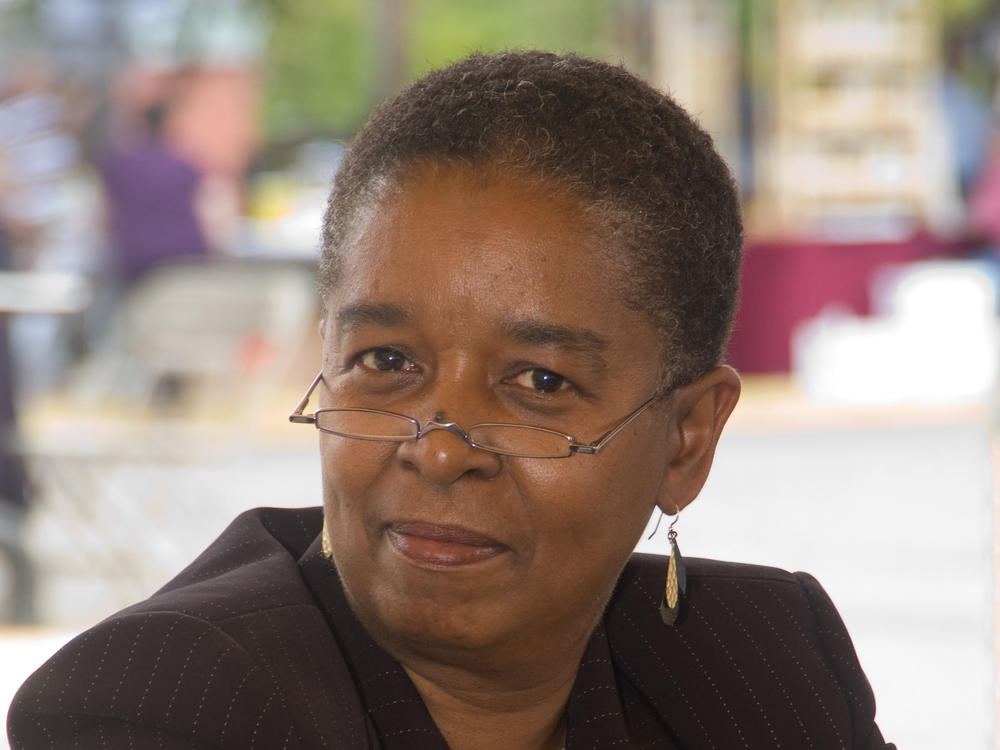 Beverly Jenkins author photo.