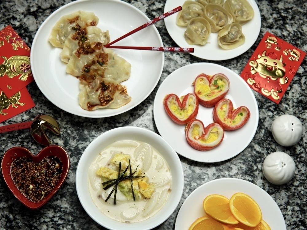 <em>Mandus</em> (top), imitation crab <em>jeon</em> (center right), <em>tteokguk</em> (bottom left)