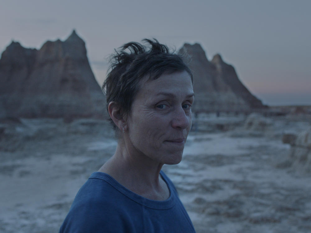 Restless and tired of ordinary life, Fern (Frances McDormand) takes to the road in <em>Nomadland.</em>