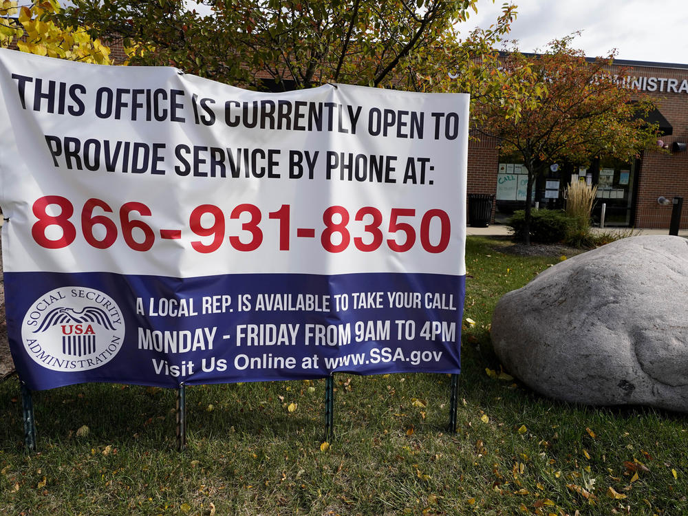 A sign outside a U.S. Social Security Administration office in Mount Prospect, Ill., in October last year. Closed SSA offices across the country are being blamed for a 30 percent drop in applications for an aid program for the most vulnerable.