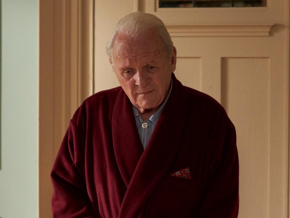 <strong></strong>Anthony Hopkins says he remembers standing at his father's bedside when he died: 