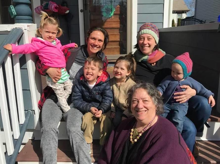 Paula Einbender (first step), her preferred grandchildren (second step) and her favorite daughters Megan (left) and Rebecca (right).