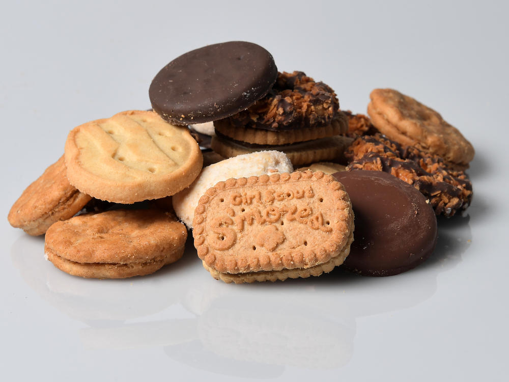 From a sampling of Girl Scout Cookies, <em>LA Times</em> food columnist Lucas Kwan Peterson says that Samoas (also known as Caramel deLites) are the superior cookie.
