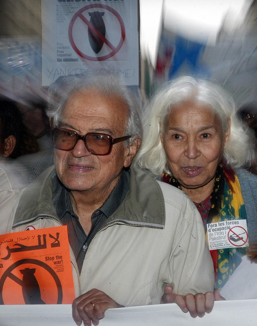 Nawal El Saadawi protested in Barcelona in March of 2004 with her then-husband, Sherif Hetata, against the war in Iraq. El Saadawi championed many causes over the full life, inspiring generations of activists, including Egyptian journalist Mona Eltahawy.