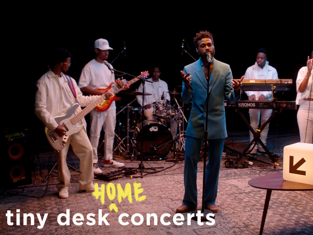 DUCKWRTH performs a Tiny Desk (home) concert.