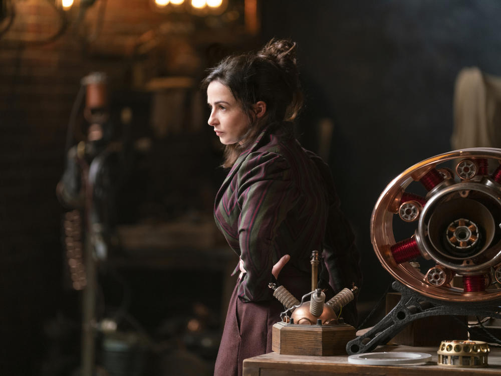 Amalia True (Laura Donnelly) leads a rag-tag team of women imbued with mysterious powers in <em>The Nevers</em>.