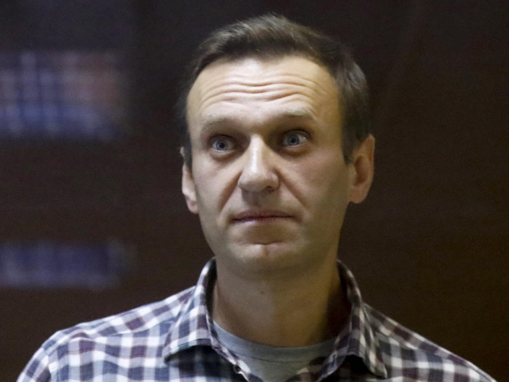 A doctor for imprisoned Russian opposition leader Alexei Navalny, who is in the third week of a hunger strike, said on Saturday that his health is deteriorating rapidly and that the 44-year-old Kremlin critic could be on the verge of death.