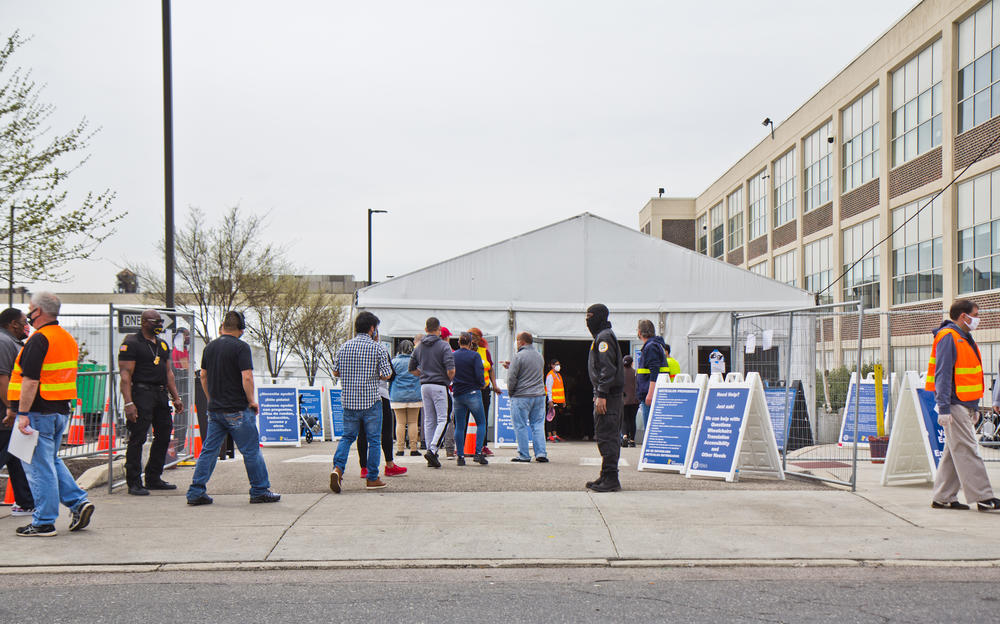 People enter the FEMA run COVID-19 vaccine clinic at Esperanza on April 14.