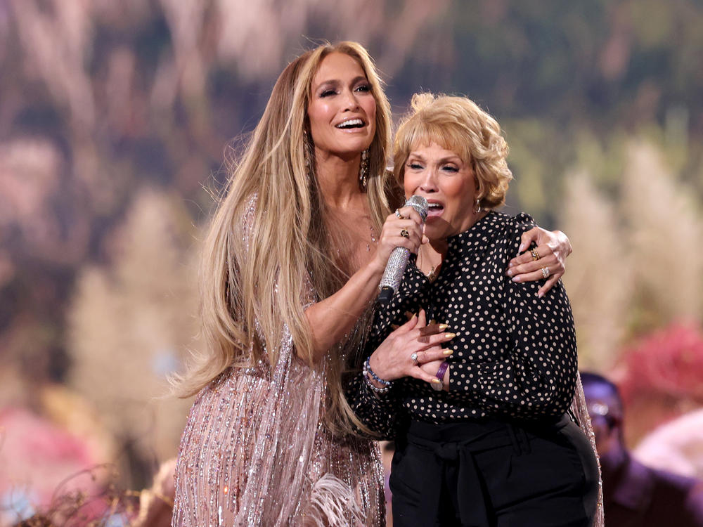 Jennifer Lopez and her mother Guadalupe Rodríguez perform onstage during Global Citizen's 
