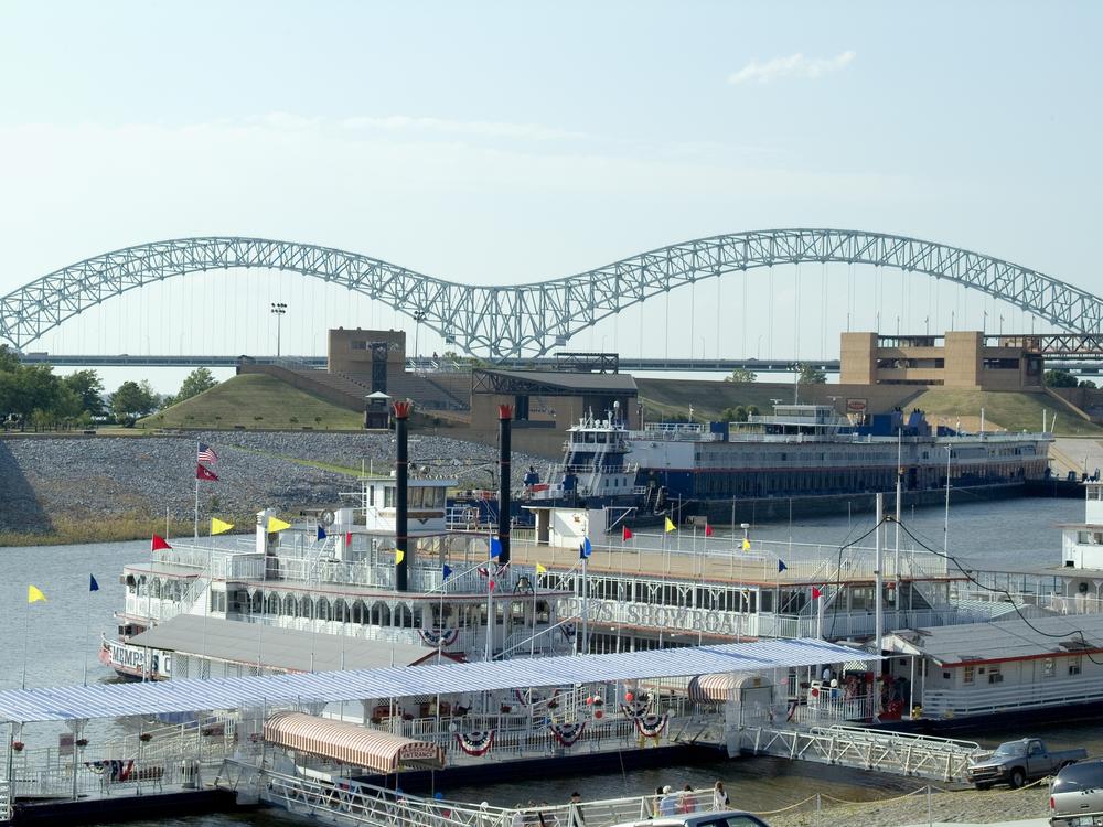 Inspectors discovered a major fracture in a steel beam on the bottom truss crucial to the integrity of the Hernando de Soto Bridge. Officials said it was found during a routine inspection.