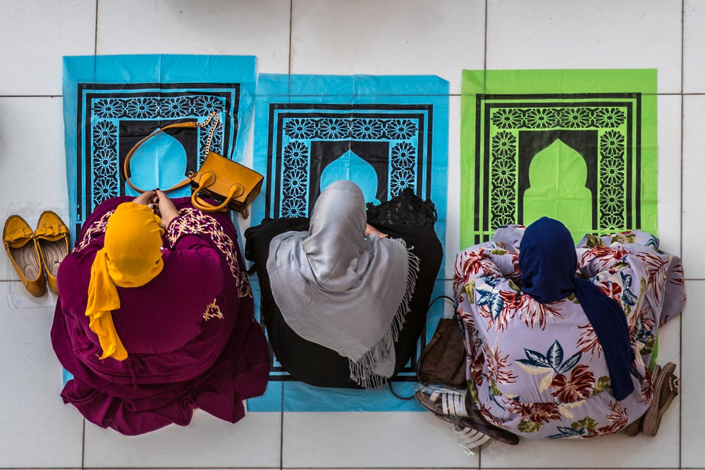 Muslim worshippers pray at al-Azhar mosque in Cairo.