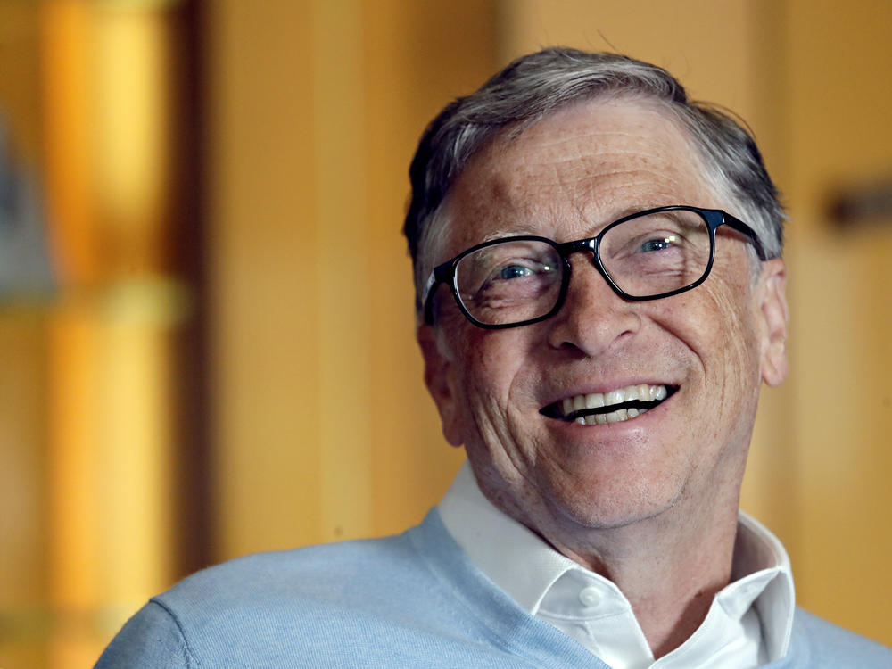 A spokesperson for Bill Gates denied on Sunday that an investigation into a prior romantic relationship with an employee had anything to do with Gates leaving Microsoft's board of directors last year.