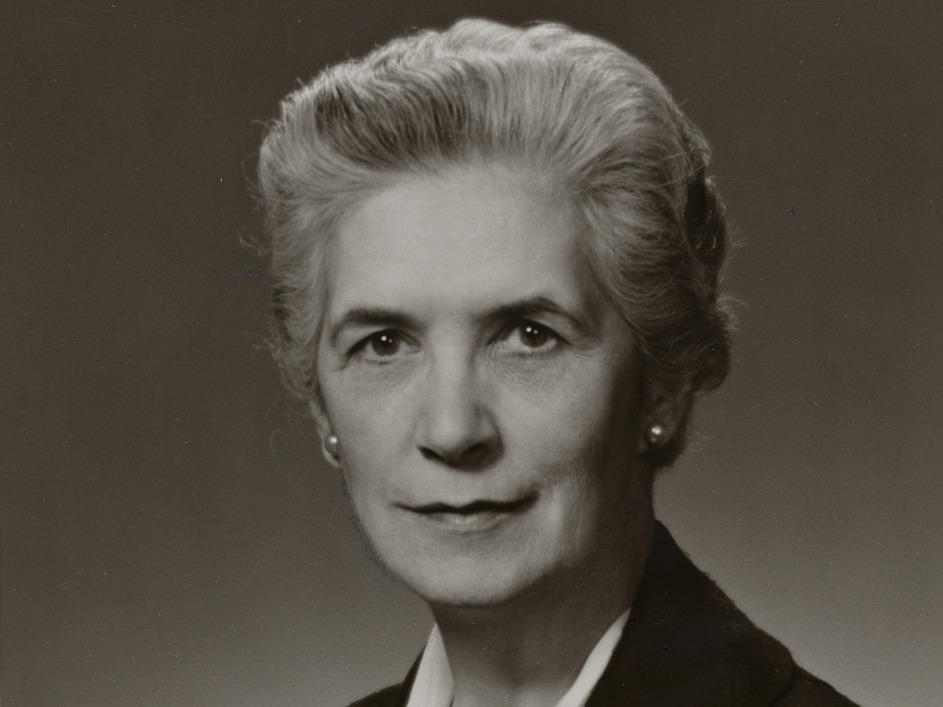 Adelyn Dohme Breeskin studio portrait, 1961 Archives of American Art, Smithsonian Institution