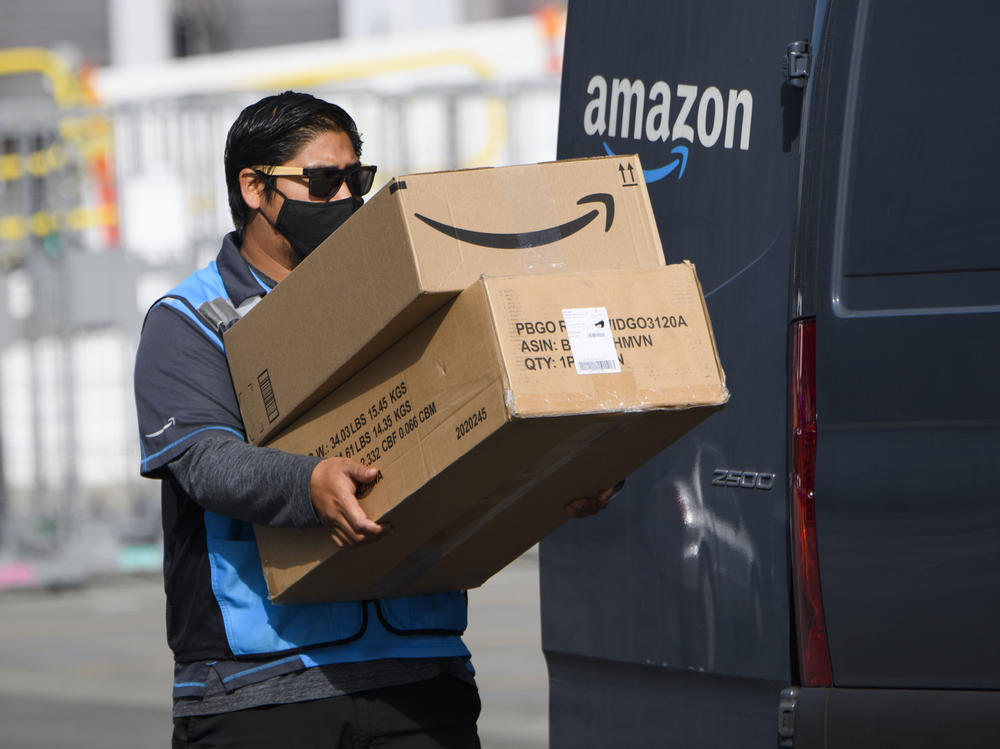The Teamsters, which represents 1.4 million workers nationwide, introduced a resolution making organizing Amazon workers across the country a top priority.