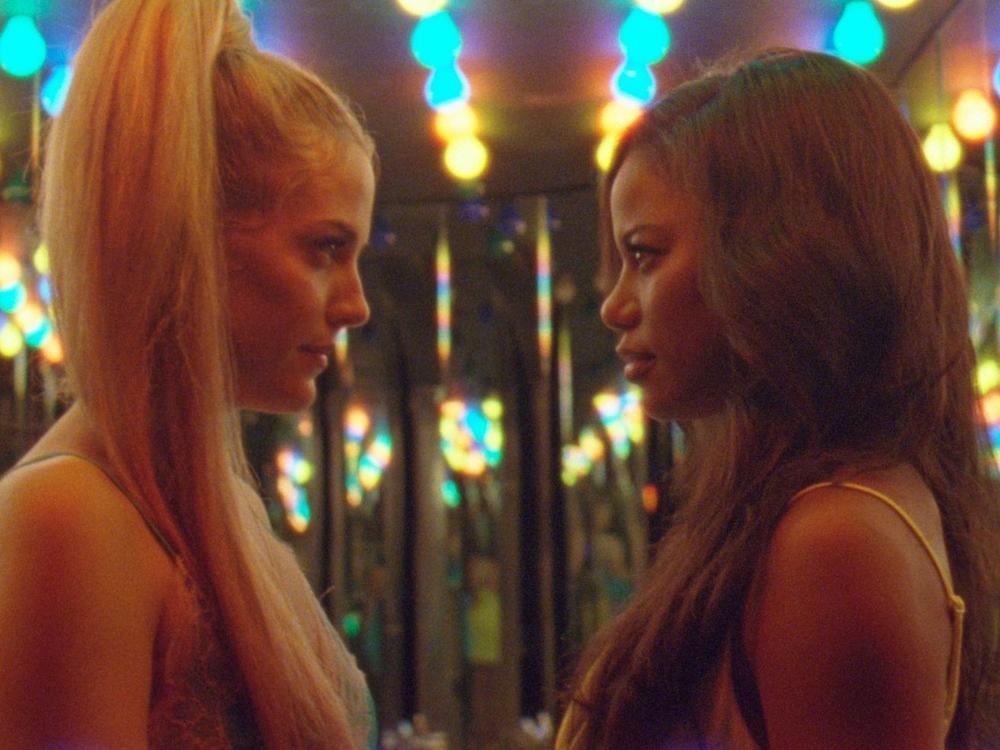 Stefani (Riley Keough) and Zola (Taylour Paige).