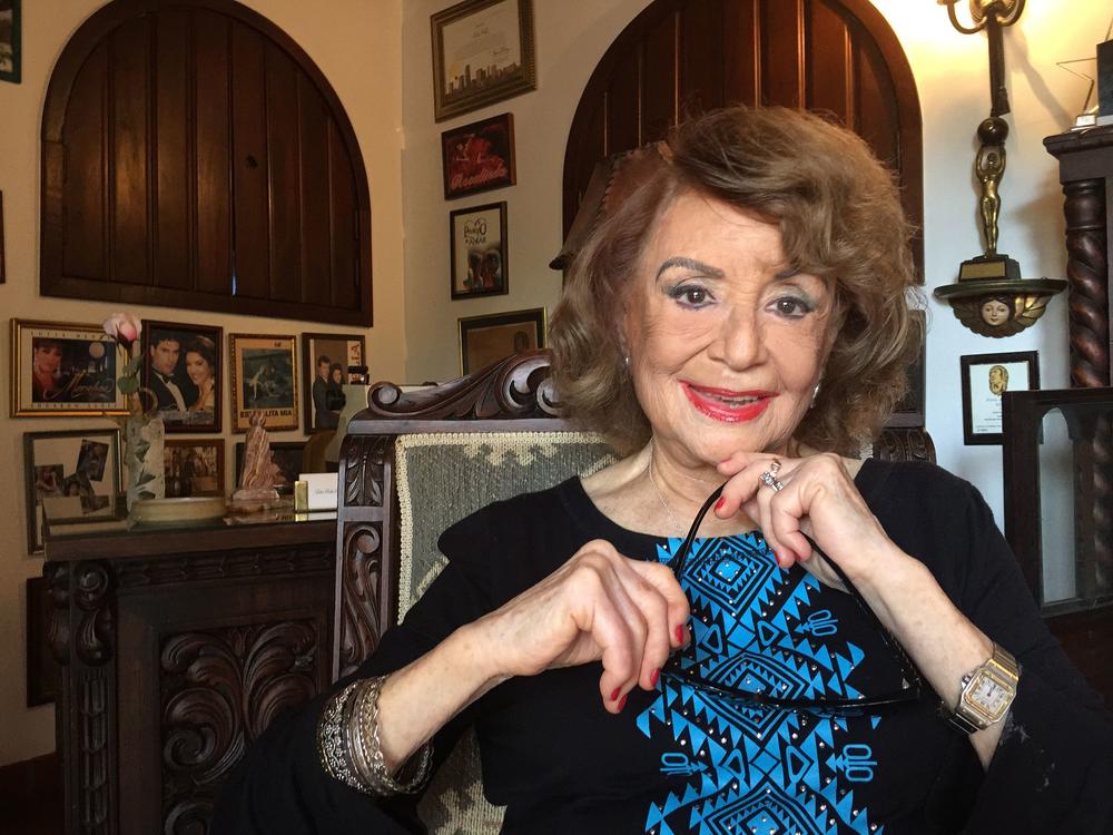 Delia Fiallo in her home in 2018. The Cuban writer moved to Miami with her family in 1966.
