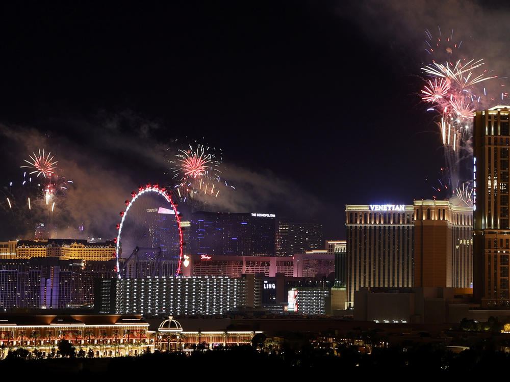 Photos Tradition Bursts Back With July 4th Fireworks Across America