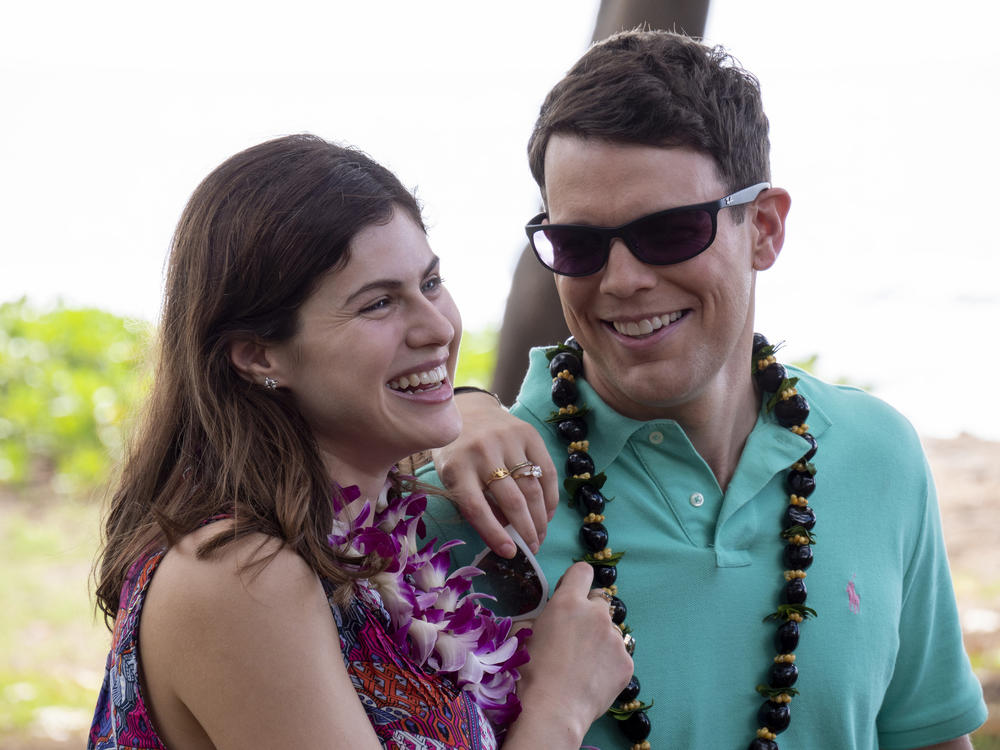 Alexandra Daddario and Jake Lacy in <em>The White Lotus</em>.