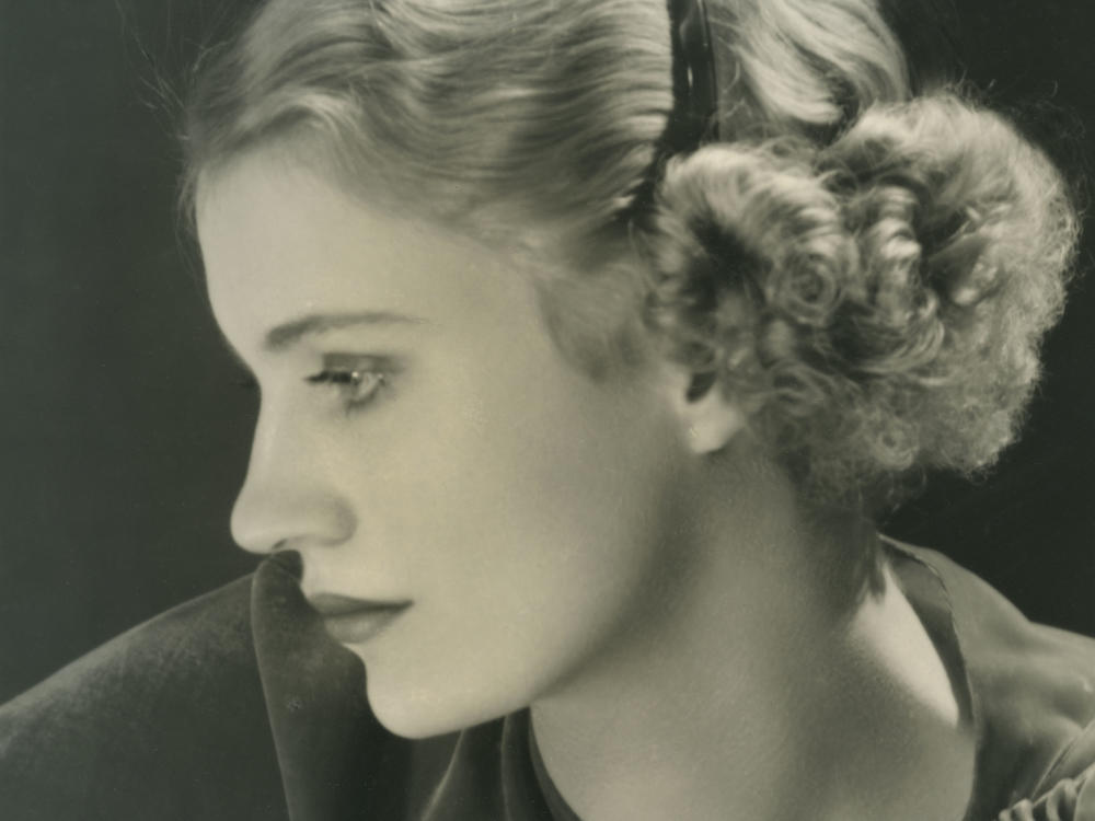 Lee Miller, <em>Self-Portrait with Headband</em> (variant), 1932 gelatin silver print, Lee Miller Studios Inc., New York