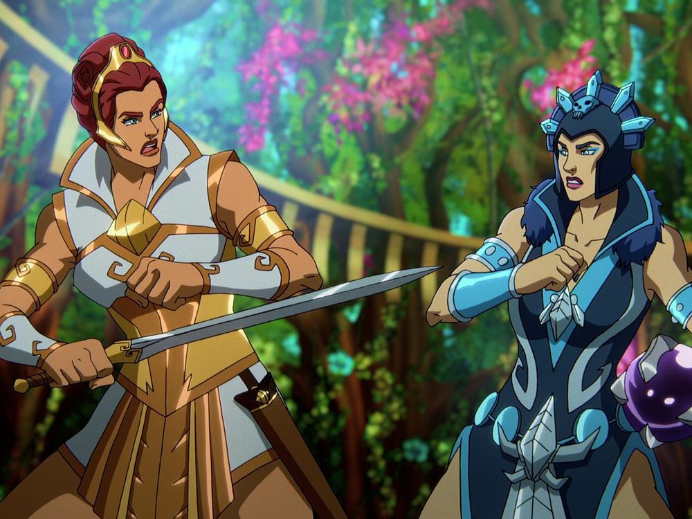 An I-Have-The-Power vacuum pits Teela (Sarah Michelle Gellar) against Evil-Lyn (Lena Headey) in Netflix's <em>Masters of the Universe: Revelation</em>.