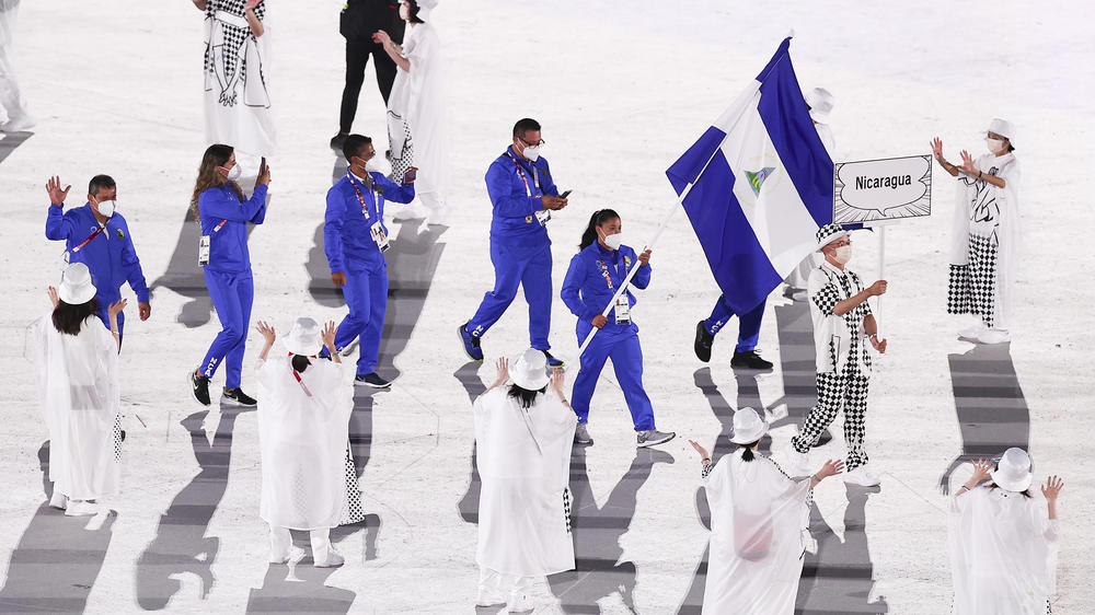 Flag bearer Sema Nancy Ludrick Rivas of Team Nicaragua.
